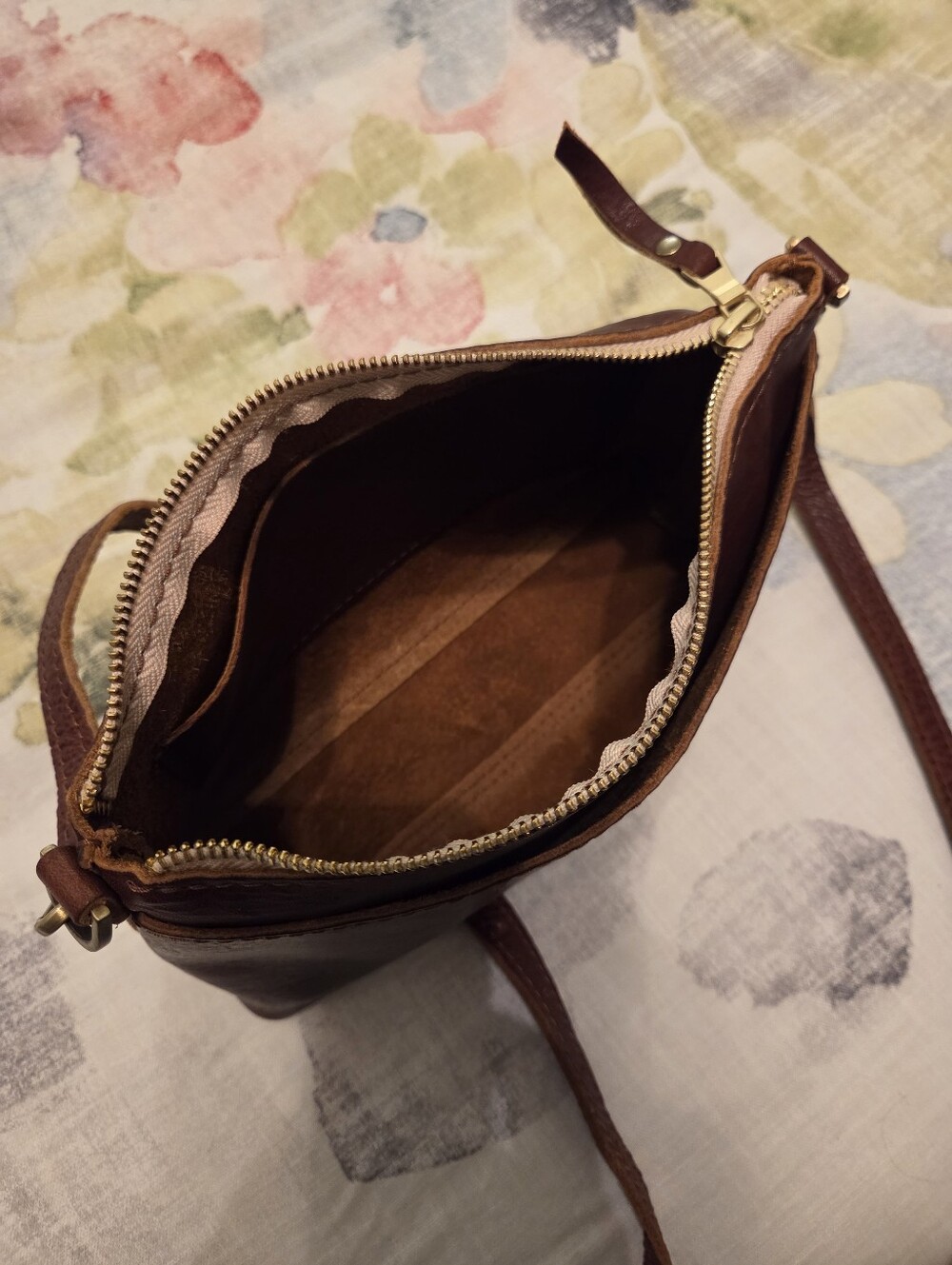 PORTLAND LEATHER Classic Poppy Rich Brown Pebbled Leather Crossbody Bag - Picture 12 of 14